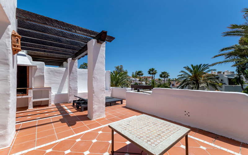 3 Bed Duplex Penthouse Accommodation in Puerto Banus