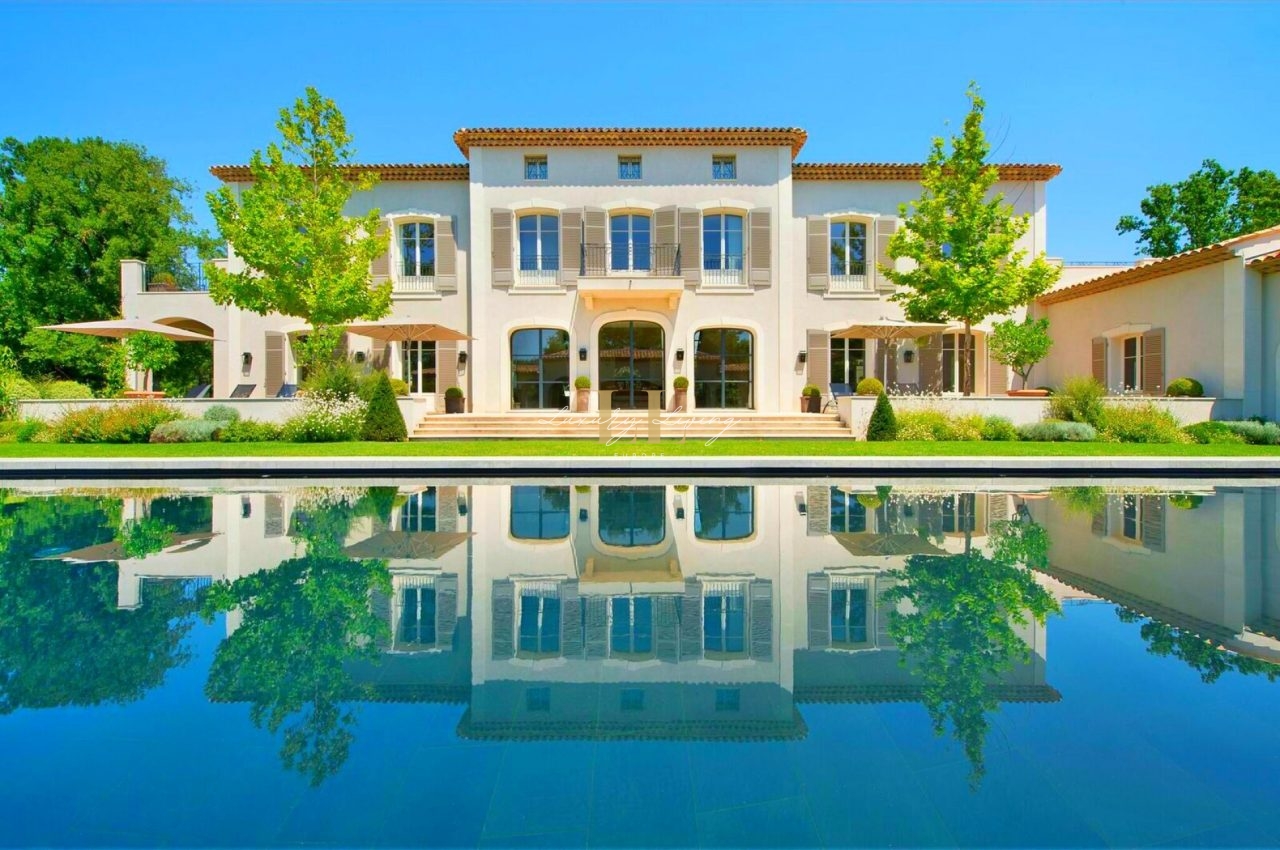 w1900xh1900-Bergerie-Villa-Provence-Luxurious-France-edited