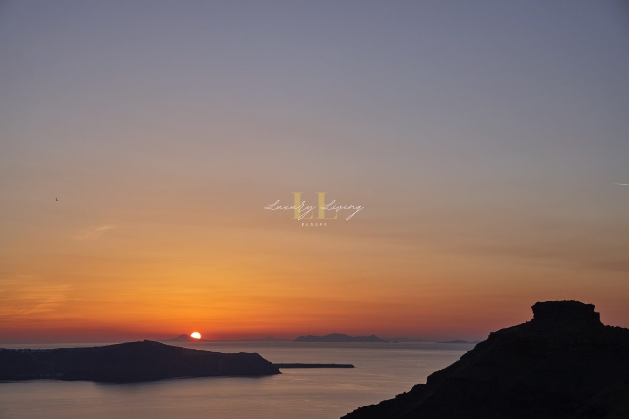 w1900xh1900-Nautilus-Santorini-Greece-3