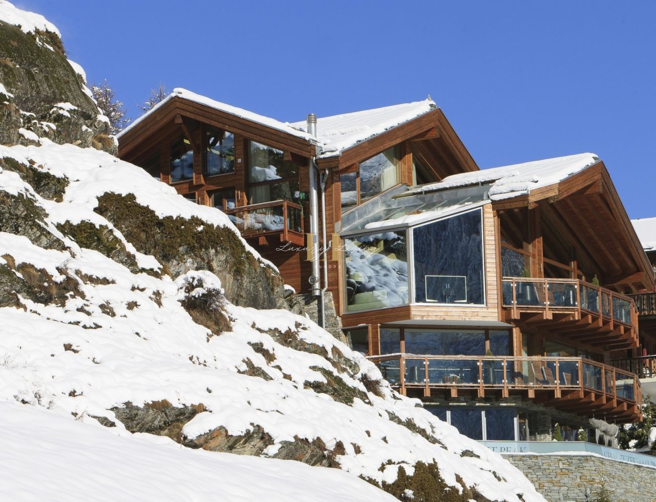 w1900xh1900-chalet-zermatt-peak-switzerland-luxury-ski-rental-swiss-alps11
