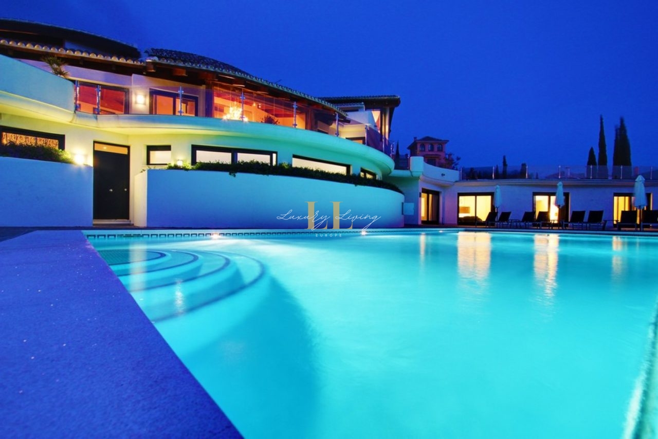 w1900xh1900-villa-el-cano-luxury-villa-marbella-spain-7