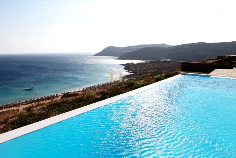 w800xh800-Elia-White-Residence-luxurious-Villa-in-Greece-_(43)
