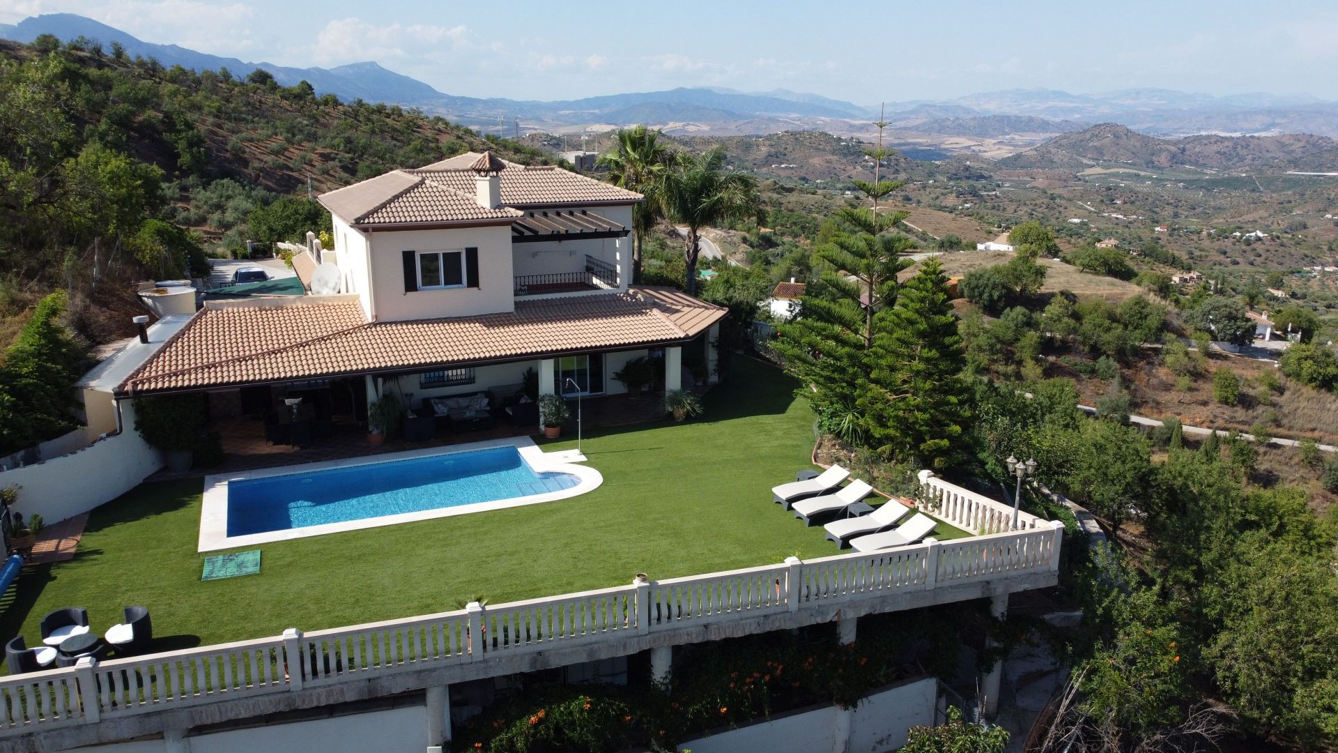 8 Bedroom Country House In Monda Property Luxury Holiday Villas And Homes